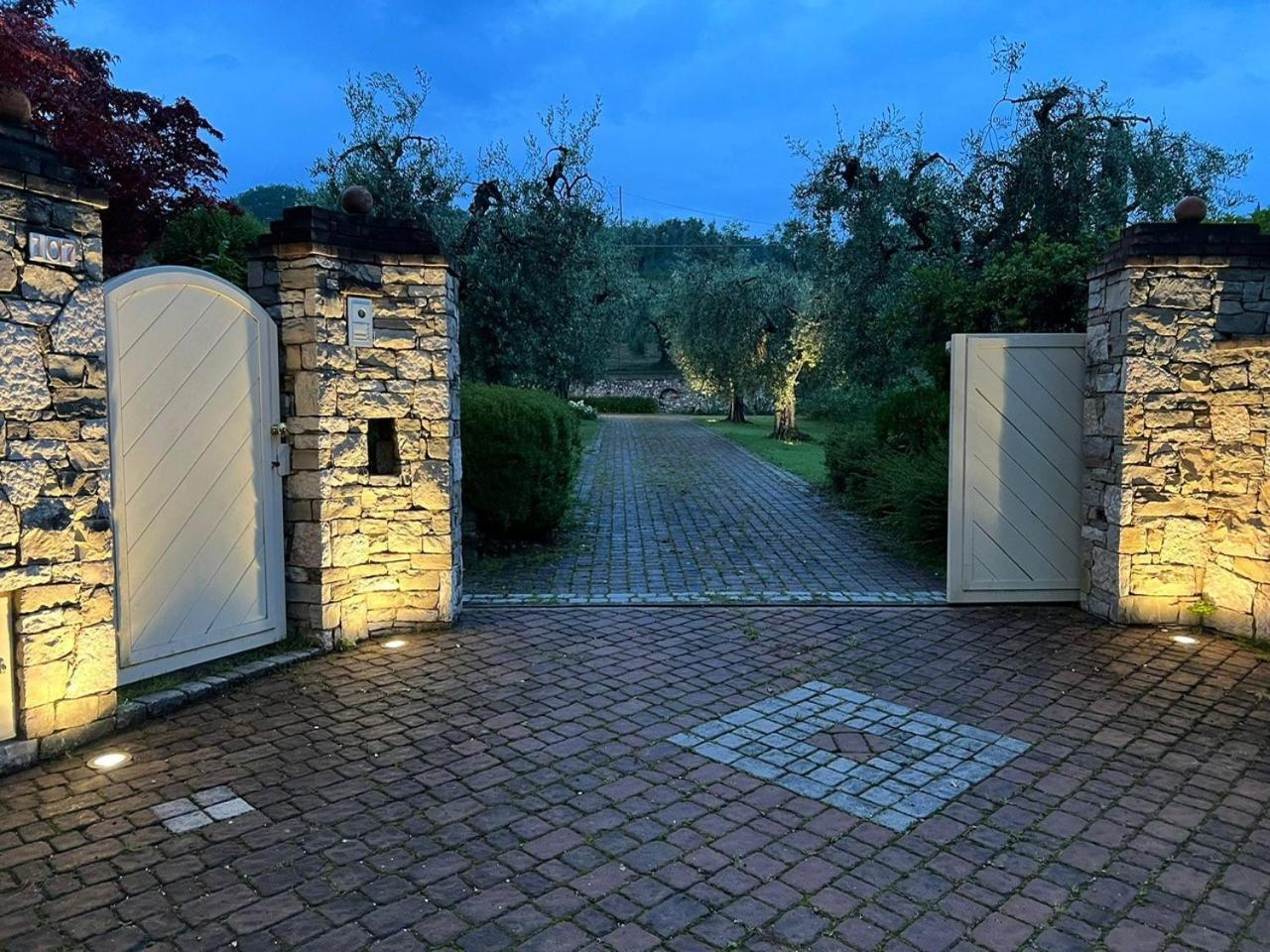 Villa Oleander 마네르바 델 가르다 외부 사진